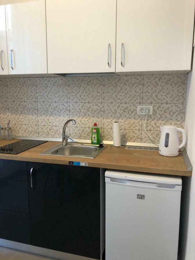 Poppys Apartment Arad Esterno foto